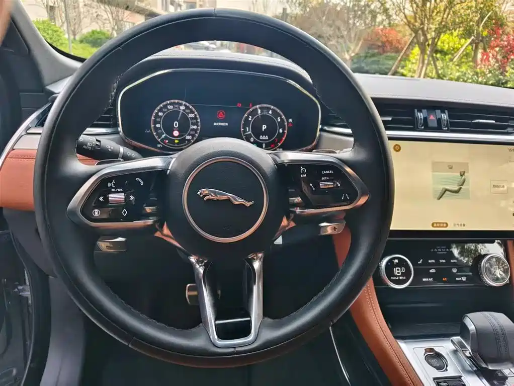 Jaguar F-PACE 2025 2025 P250 R-Dynamic SE