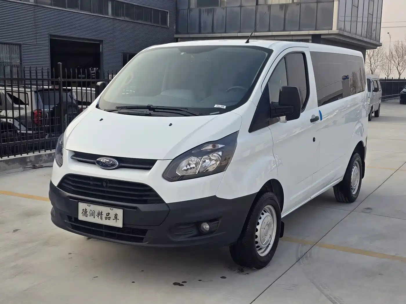 Ford Transit 2019 2.0T Gasoline Multi-Purpose Commercial Vehicle Short Wheelbase Low Roof 6-Seater China VI