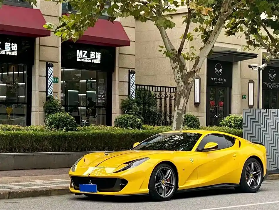 Ferrari 812 2018 2017 6.5L Superfast