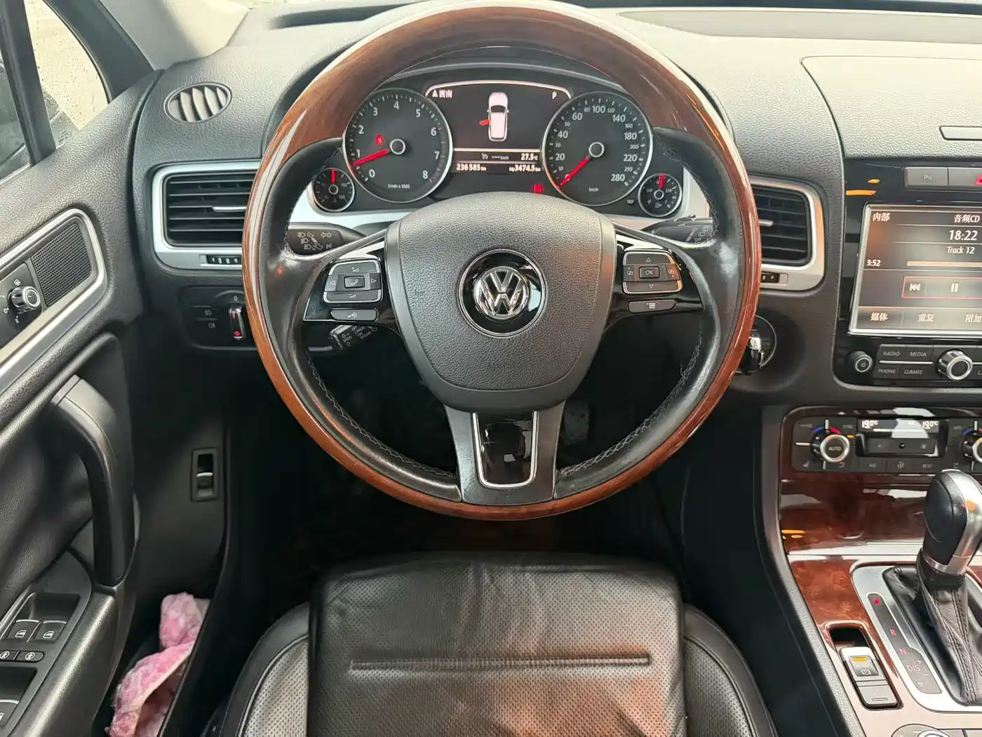 Volkswagen Touareg 2011 3.0TSI Comfort фото 8