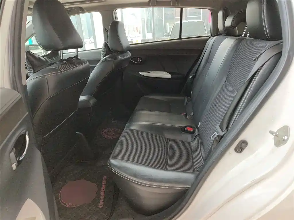 Toyota YARiS L Zhi Xuan 2015 1.5G Auto Sunroof Special Edition фото 20