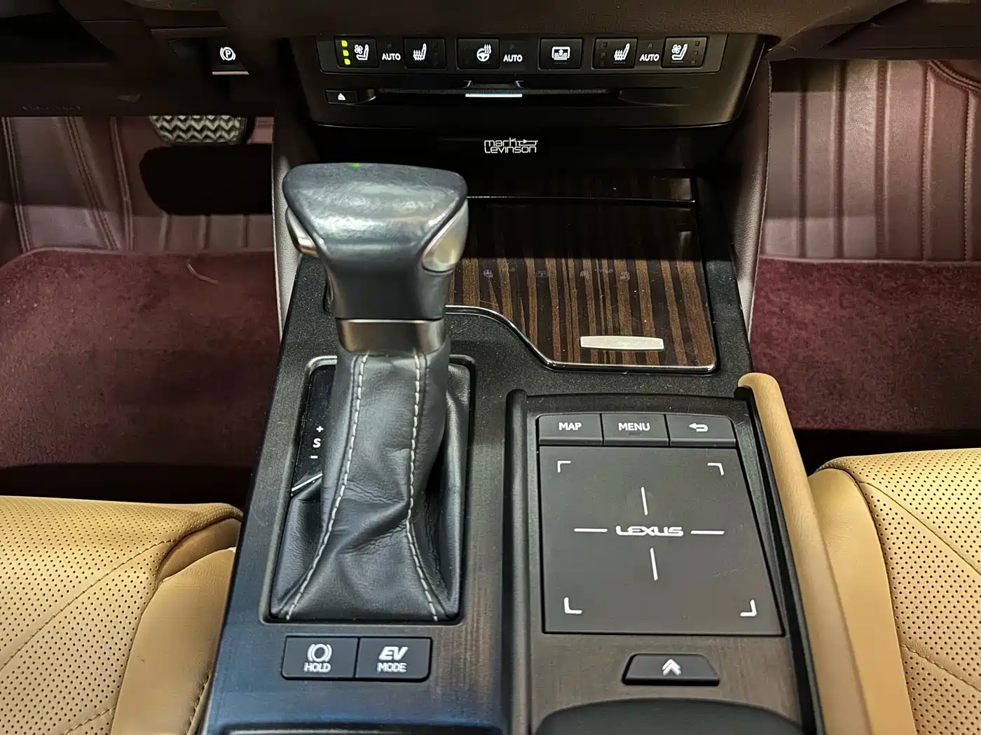 Lexus ES 2020 Model 300h Executive Edition фото 13