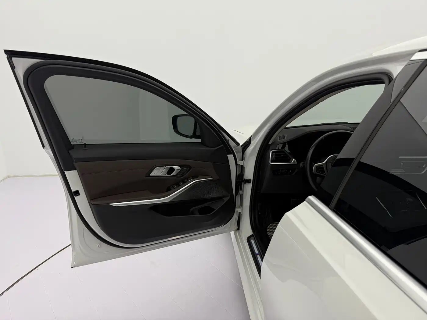 BMW 3 Series 2021 320Li M Sport Package фото 18
