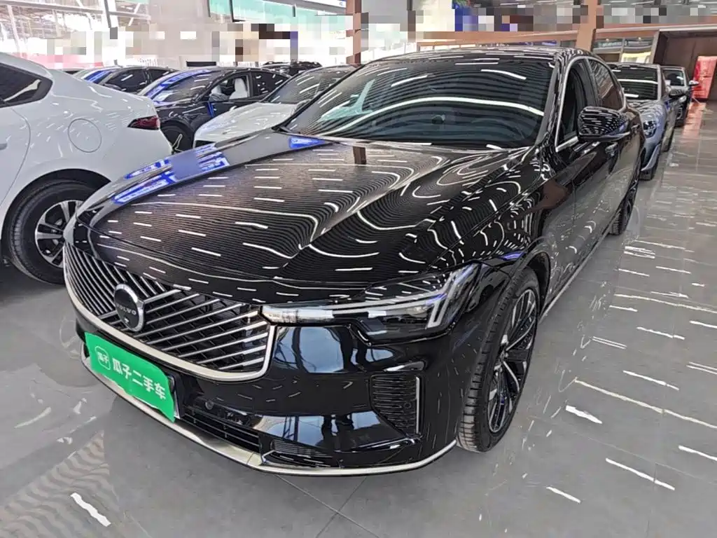 Photo 2 - Volvo S90