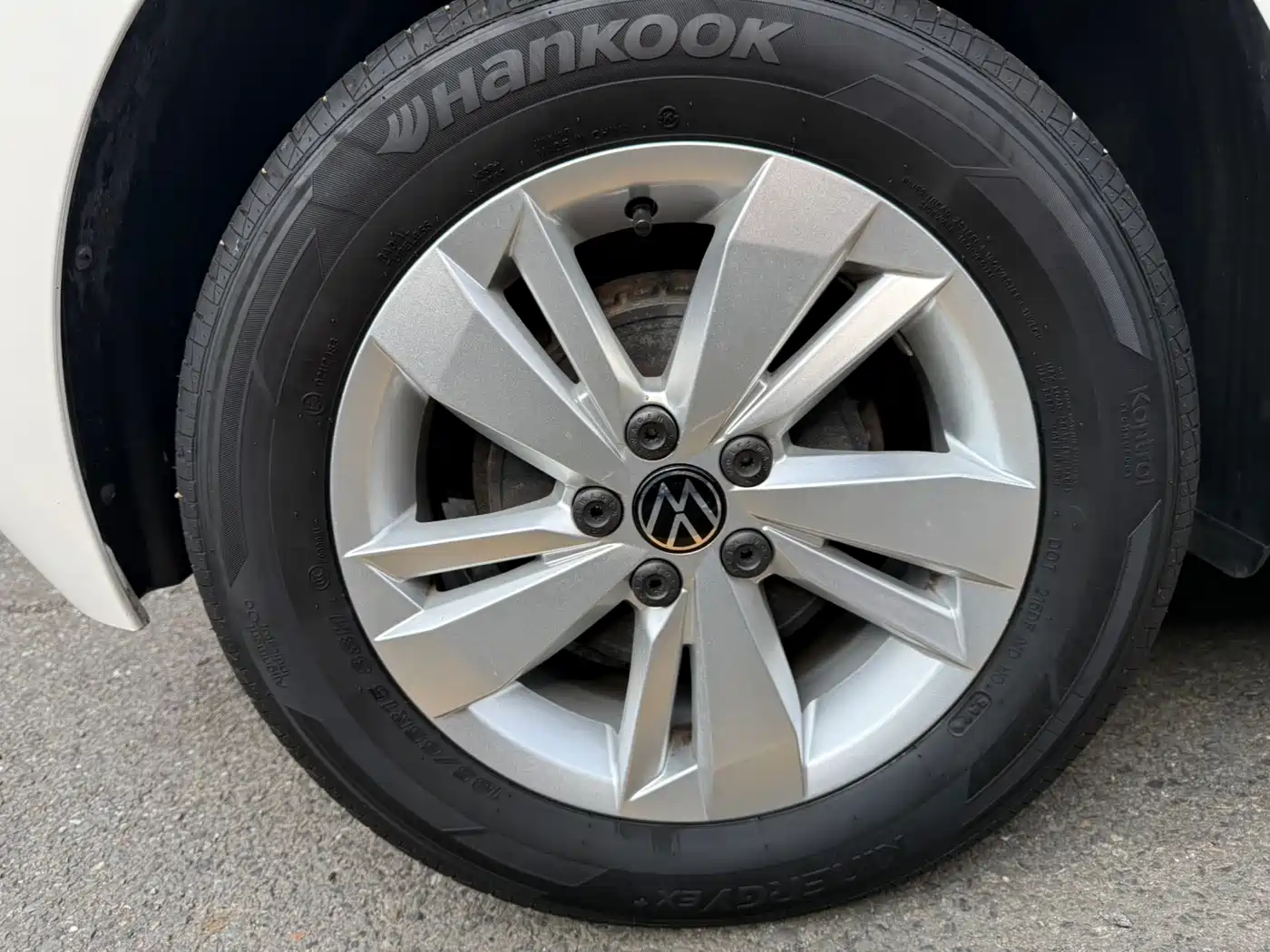 Volkswagen Polo 2021 Plus 1.5L Automatic Panorama Enjoyment Edition фото 15