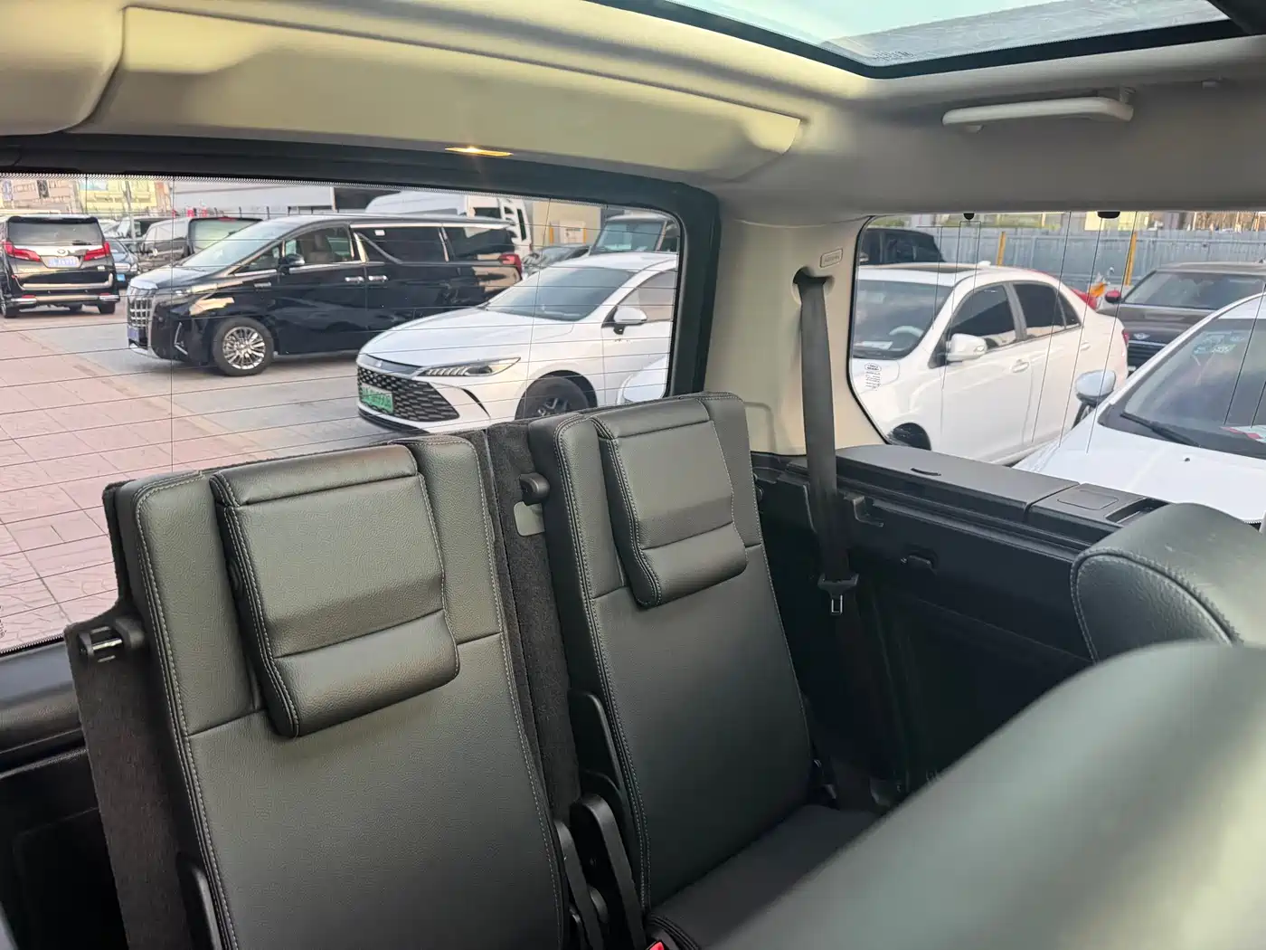 Land Rover Discovery 2017 3.0 SC V6 SE фото 9
