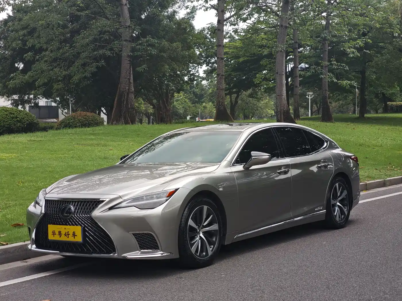 Lexus LS 2021 500h Excellence Edition