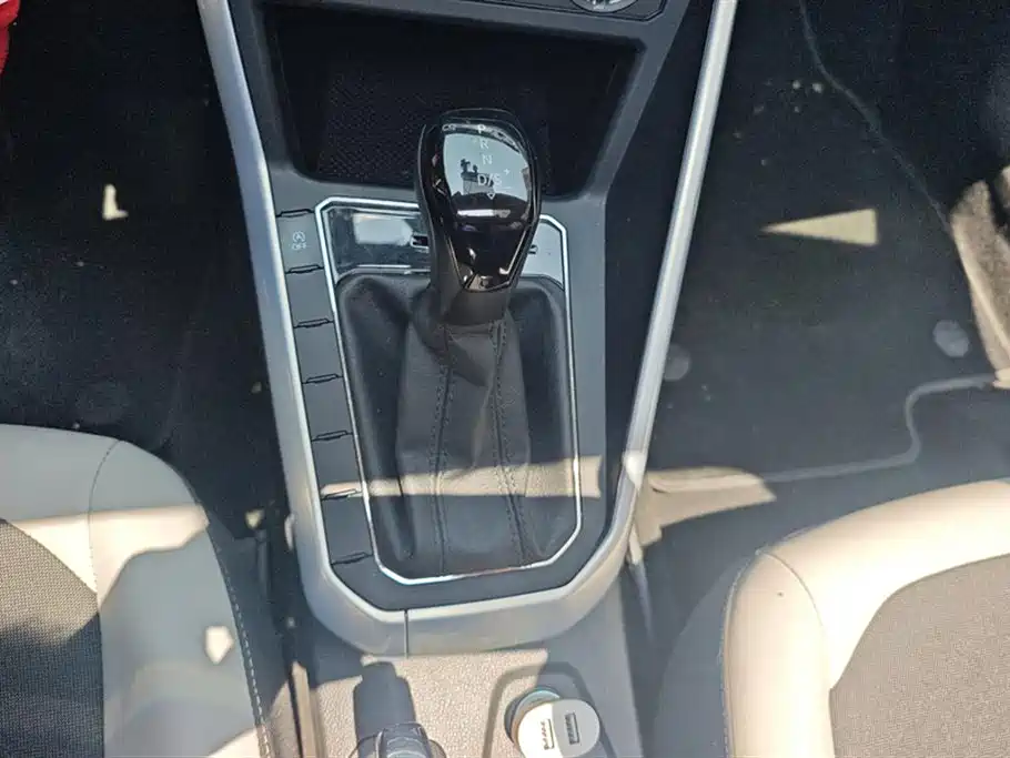 Volkswagen Polo 2019 Plus 1.5L Automatic Colorful Tech Edition фото 16
