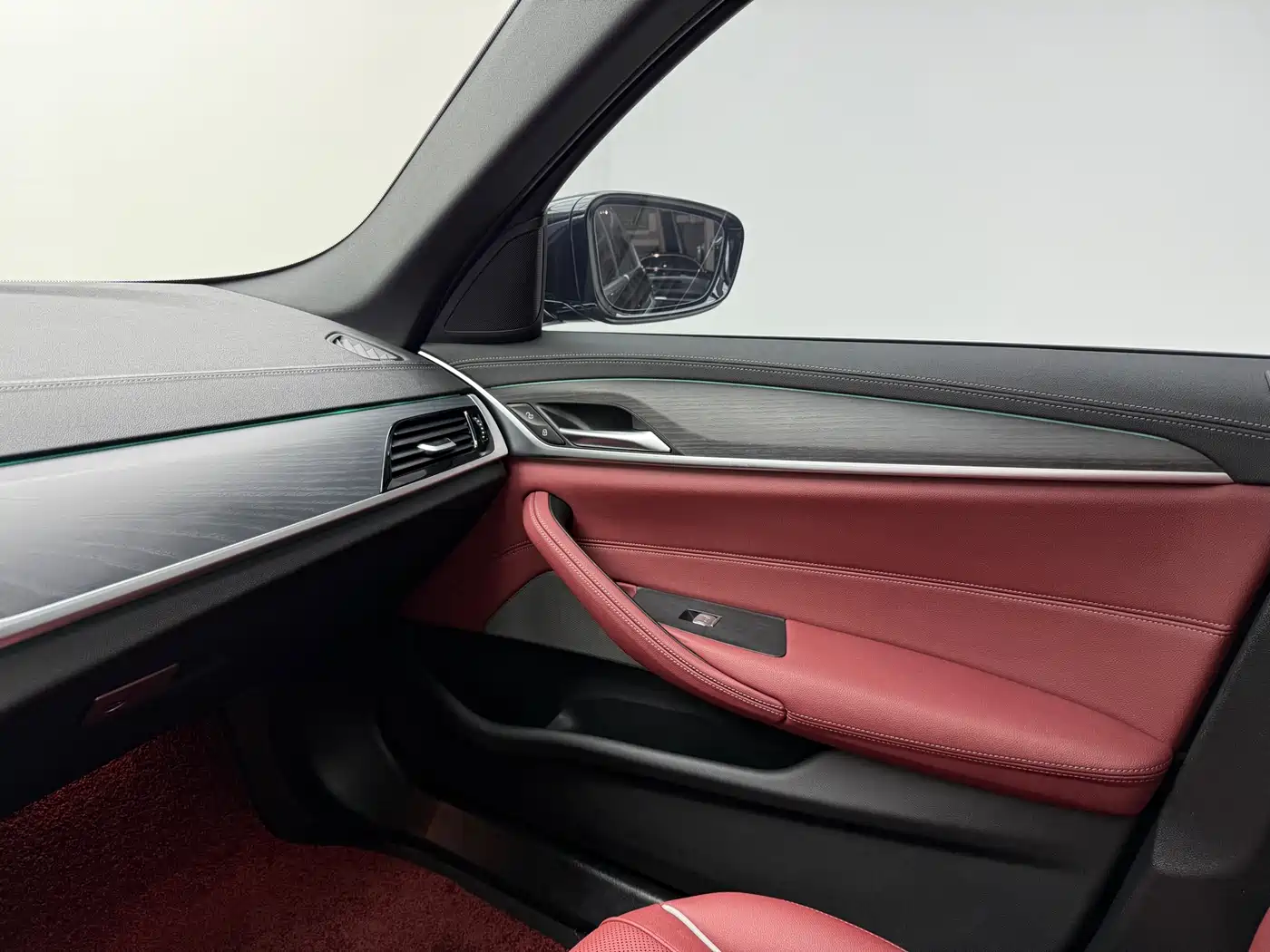 BMW 5 Series 2023 Facelift 530Li Leading M Sport Package фото 14