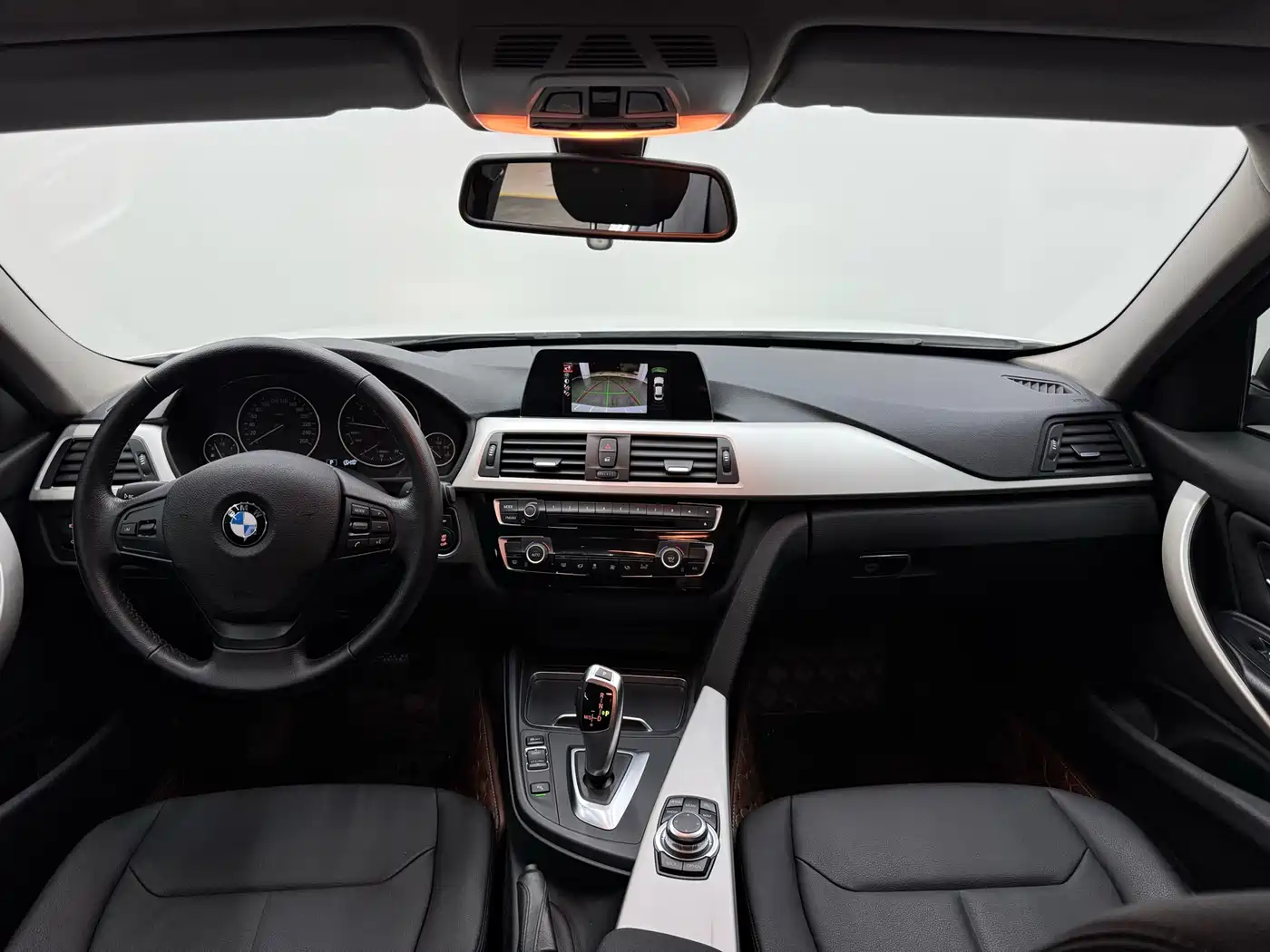 BMW 3 Series 2016 320i Fashion Model фото 13
