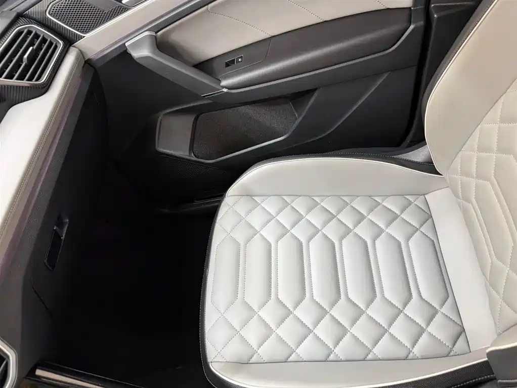 Volkswagen Tayron 2023 280TSI 2WD Luxury Plus Advanced Edition фото 19