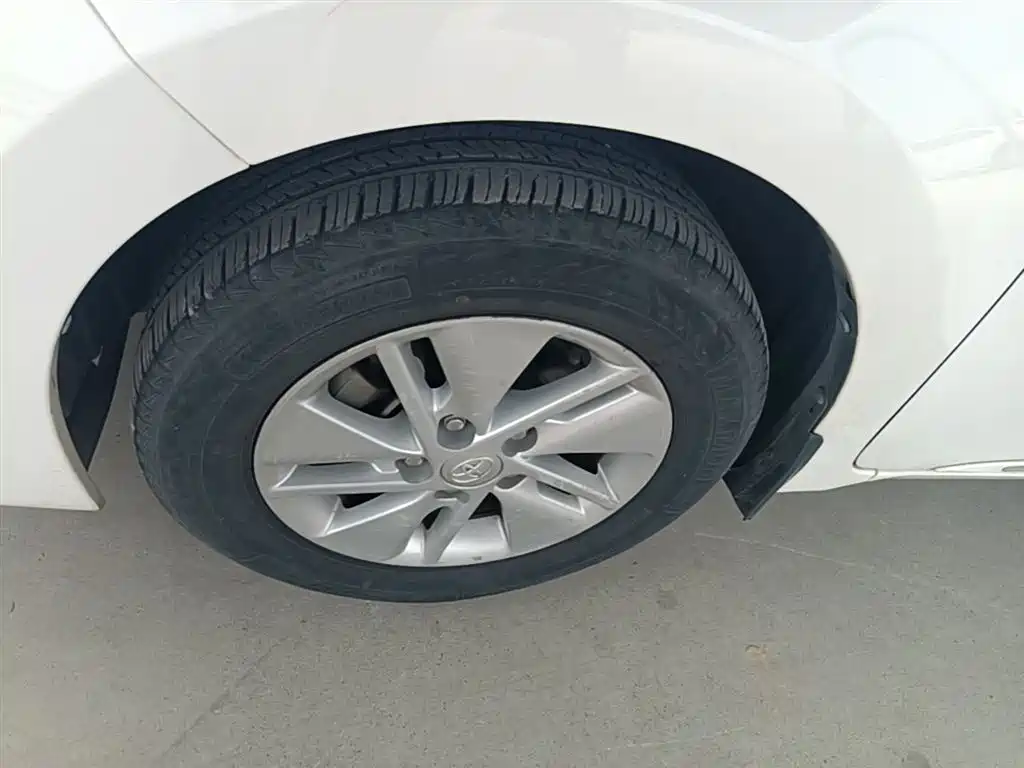 Toyota Corolla 2014 1.6L CVT GL-i фото 23