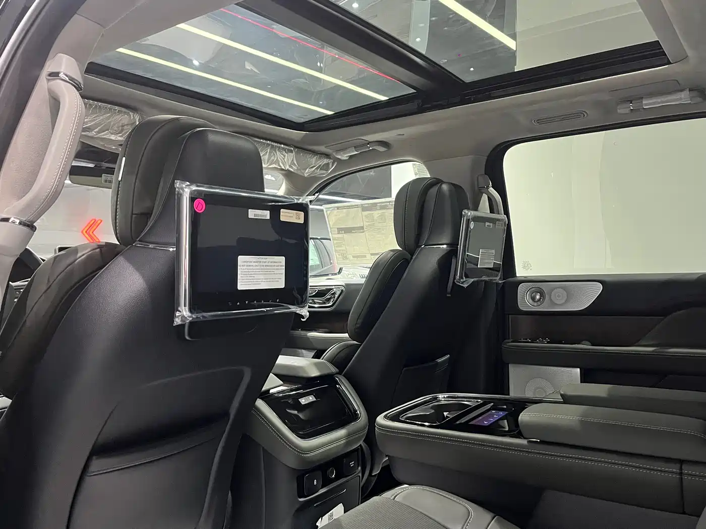 LINCOLN NAVIGATOR