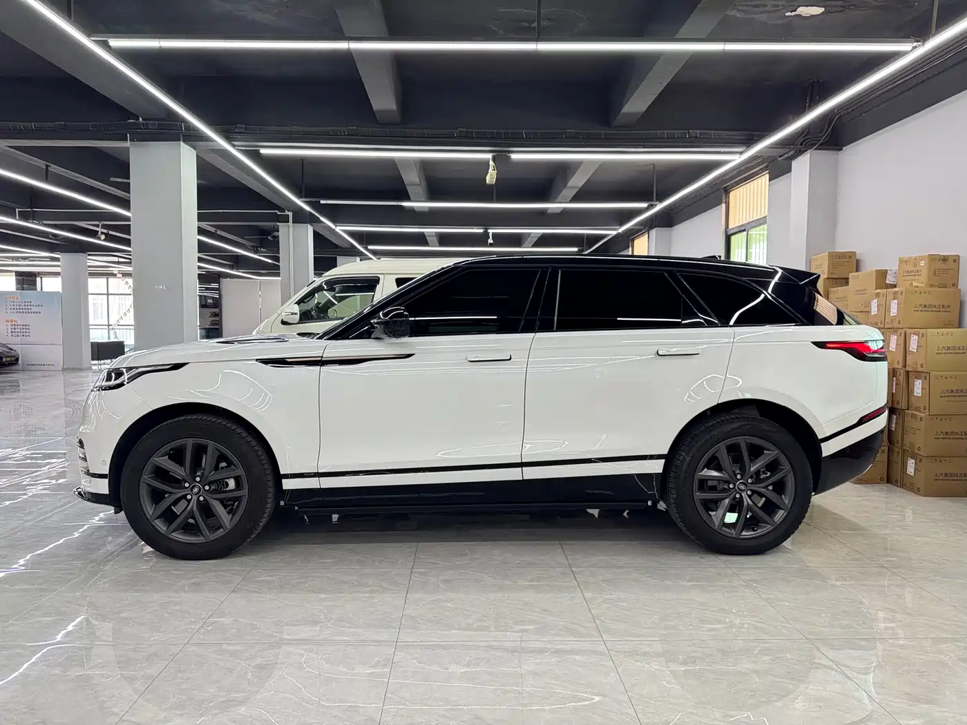 Land Rover Range Rover Velar 2025 Dynamic SE фото 6