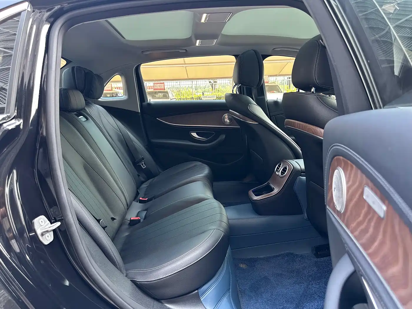 Mercedes-Benz E-Class 2022 E 260 L фото 15