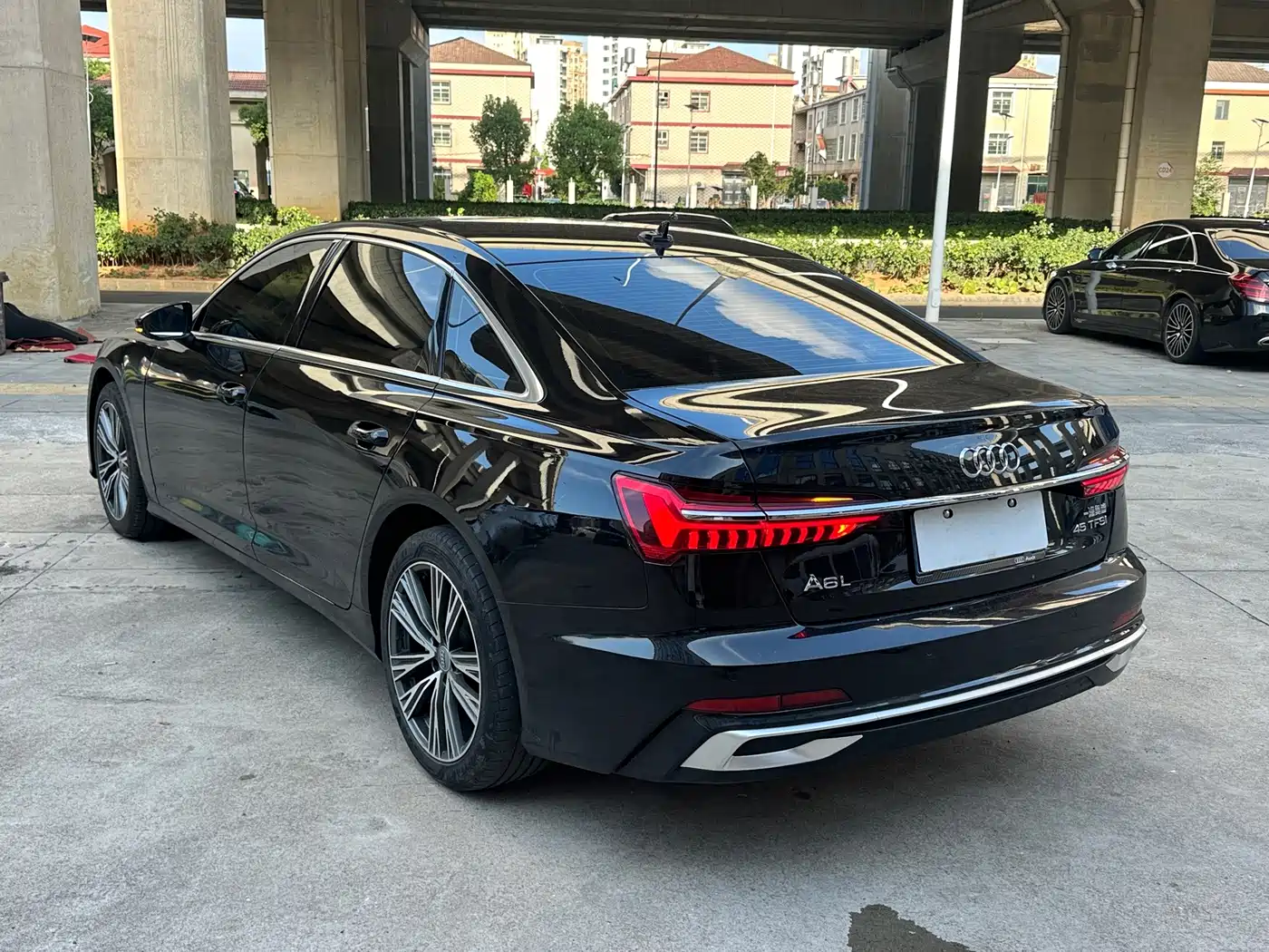 Фото 8 - Audi A6L