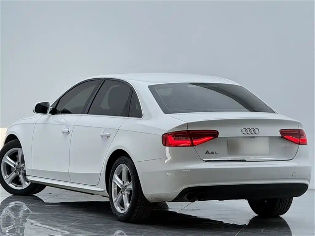 Audi A4L 2015 45 TFSI quattro Individual Sport фото 6