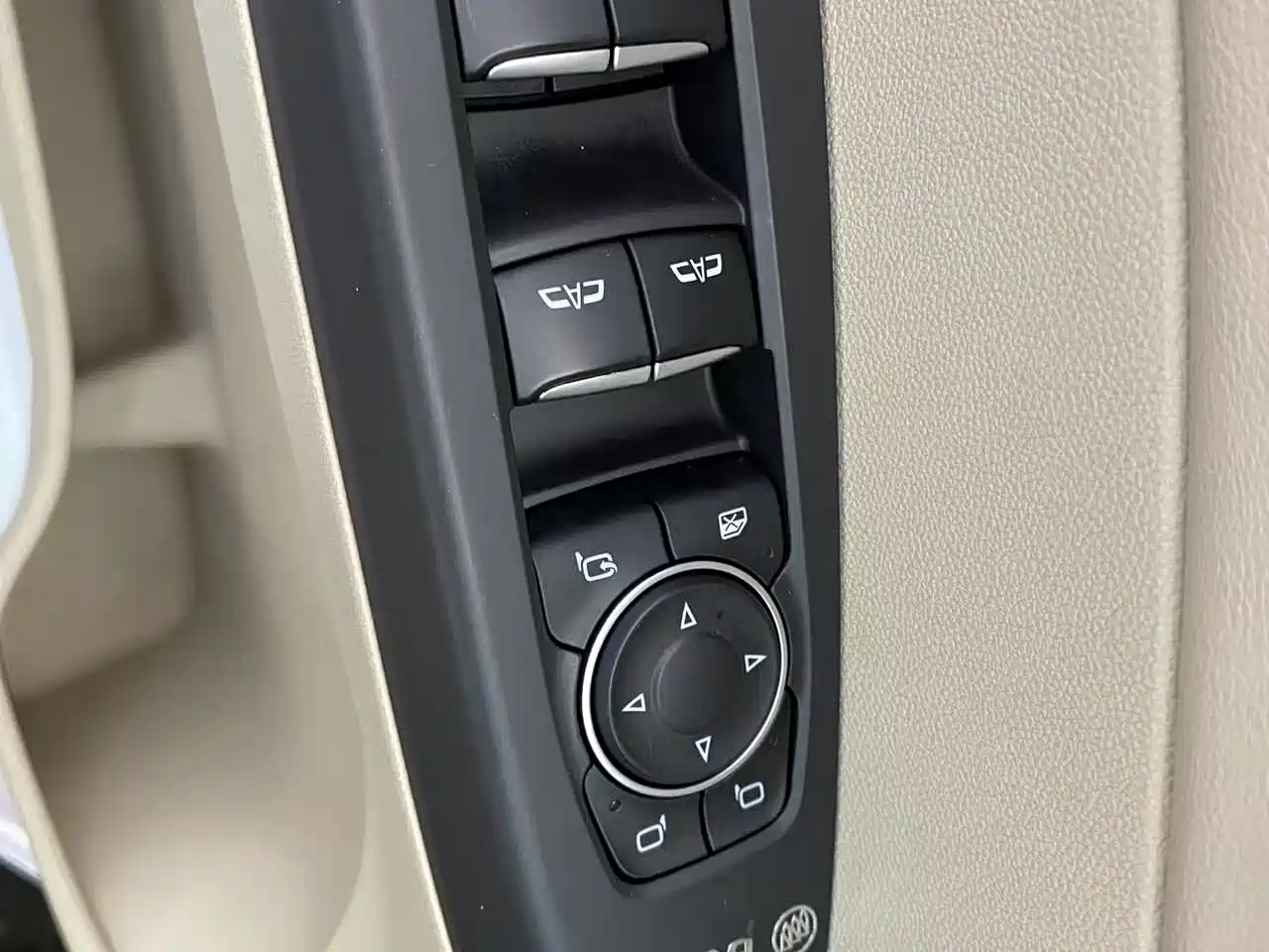 Buick GL8 2023 ES Landmaster Exclusive фото 13