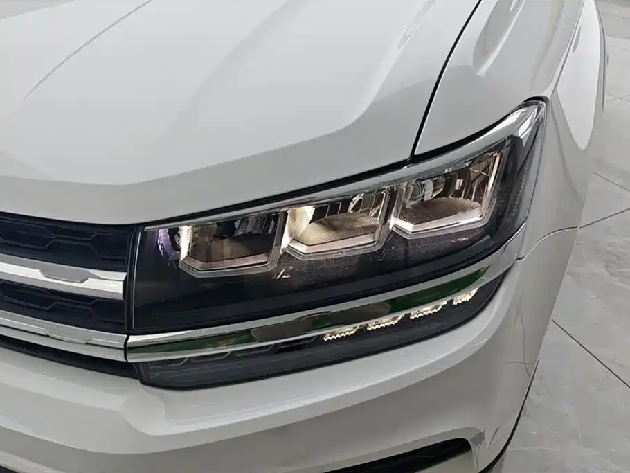 Volkswagen Tharu 2020 280TSI 2WD Trend Edition China VI фото 5