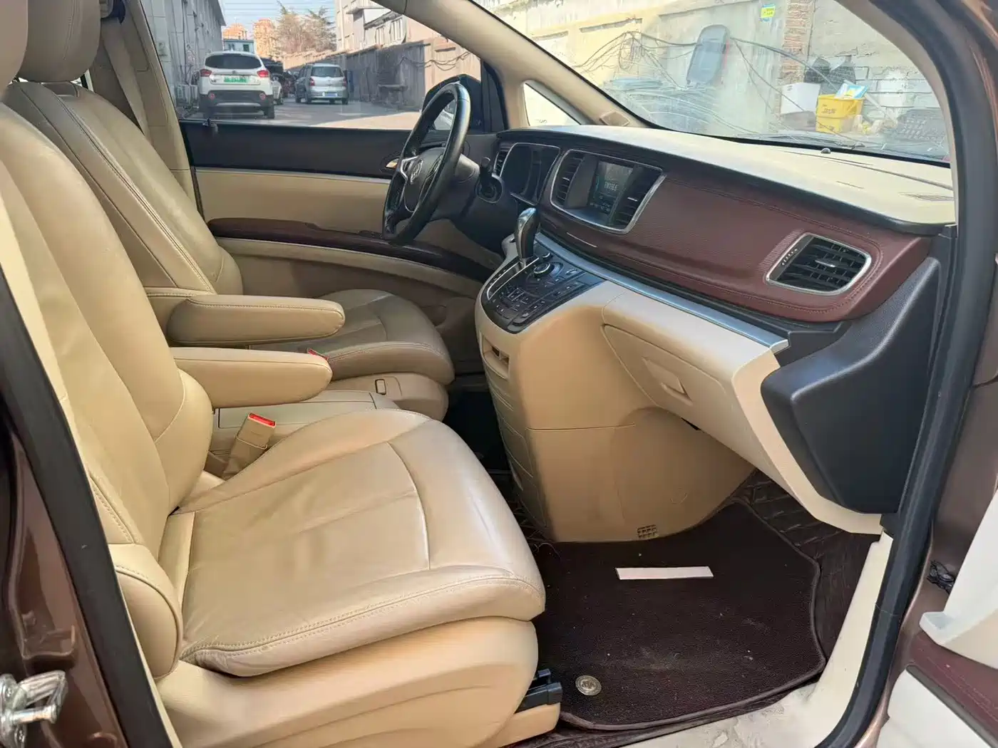 Buick GL8 2018 28T Luxury Model China VI фото 10