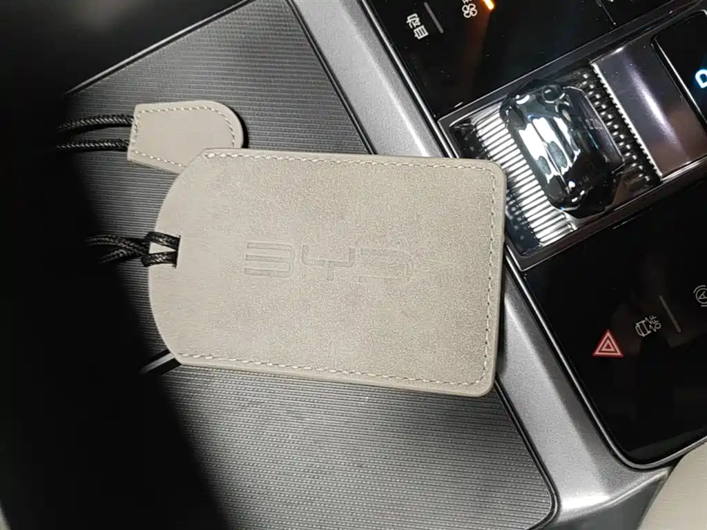 BYD Song PLUS PHEV 2024 Glory Edition DM-i 110km Flagship PLUS фото 9