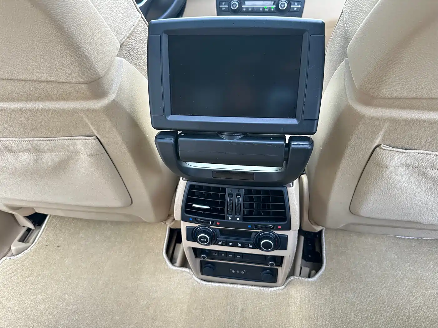 BMW X5 (Import) 2008 Model xDrive48i Luxury Type фото 17