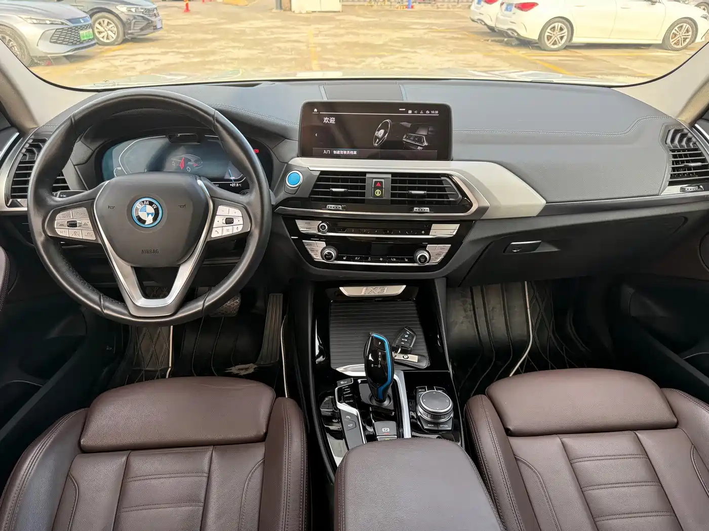 Photo 5 - BMW iX3