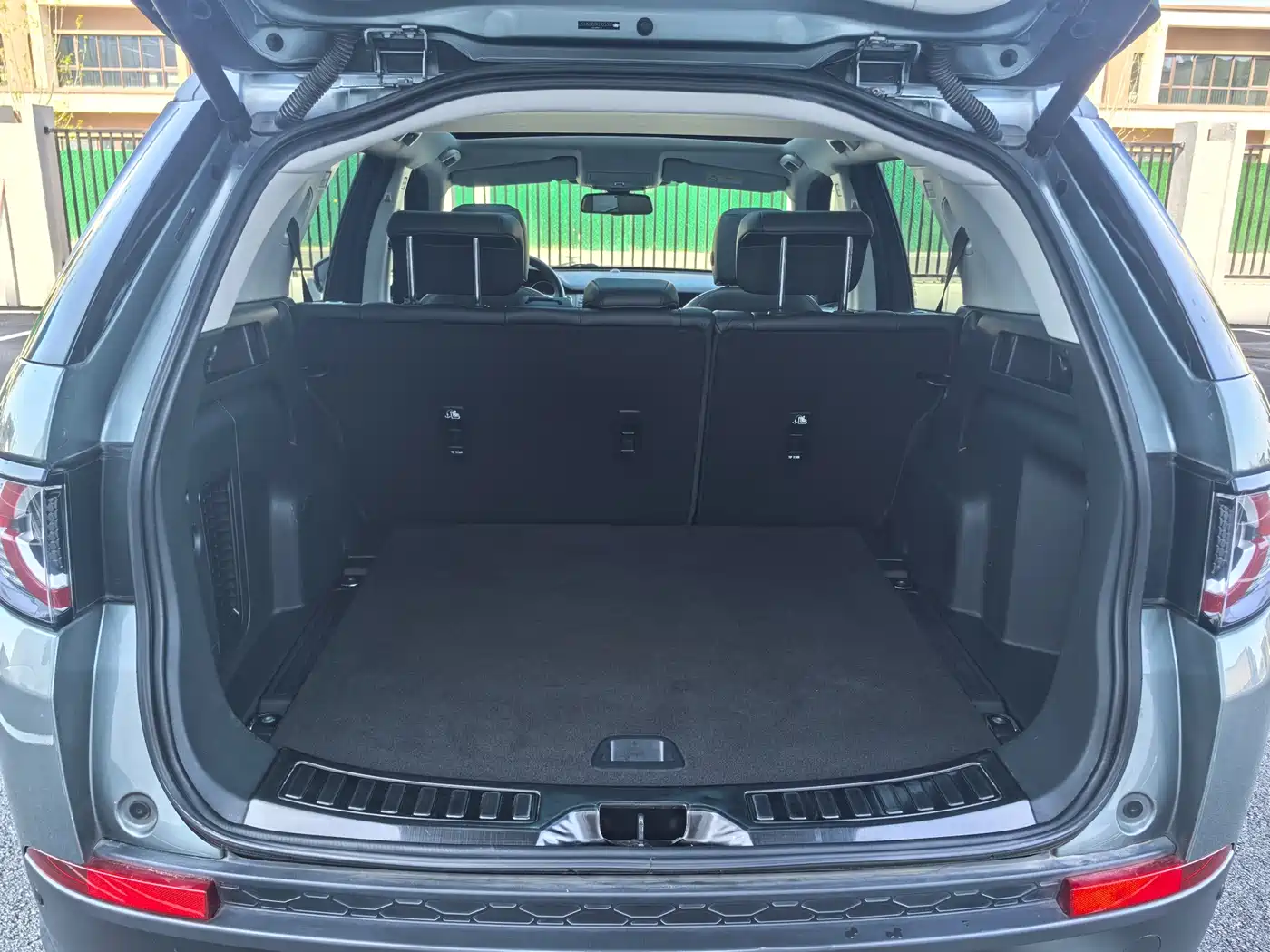 Land Rover Discovery Sport 2019 240PS SE Edition China VI фото 26