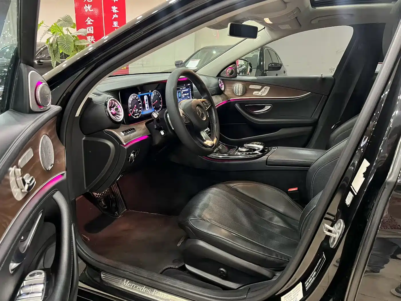 Mercedes-Benz E-Class 2016 E 300 L Fashion Type фото 4