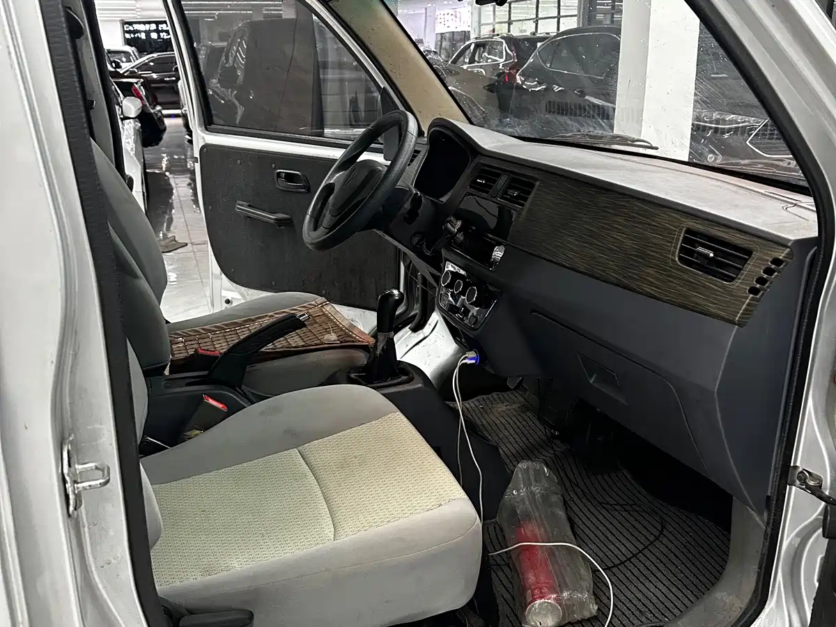 Jinbei Little Sea Lion X30 2024 2024 1.5L Fortune Panel Van 2/5-seater with Front AC