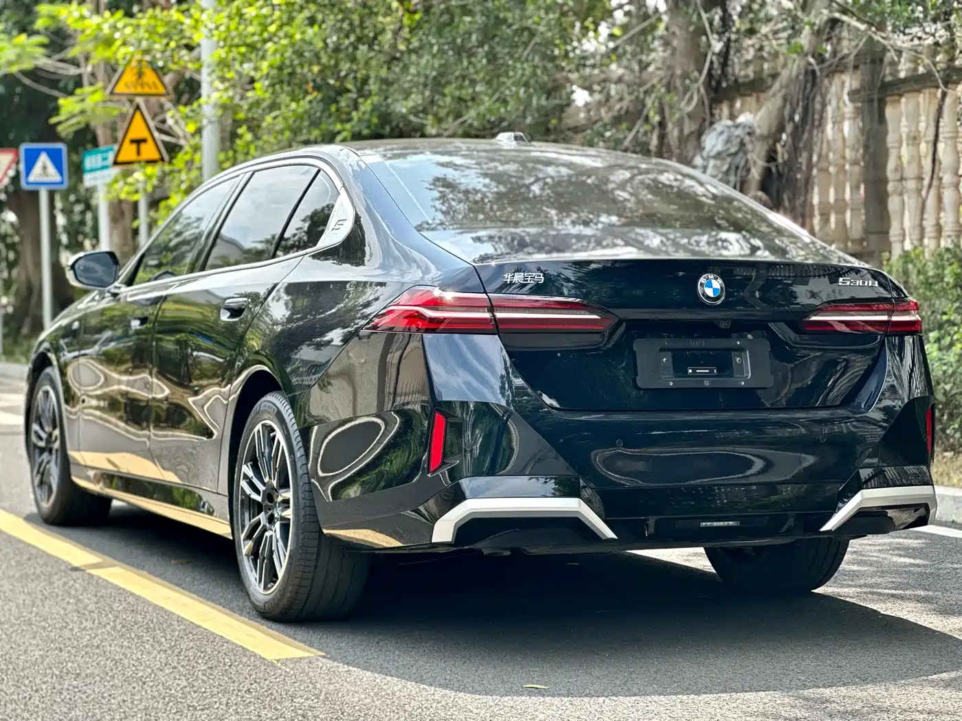 BMW 5-SERIES