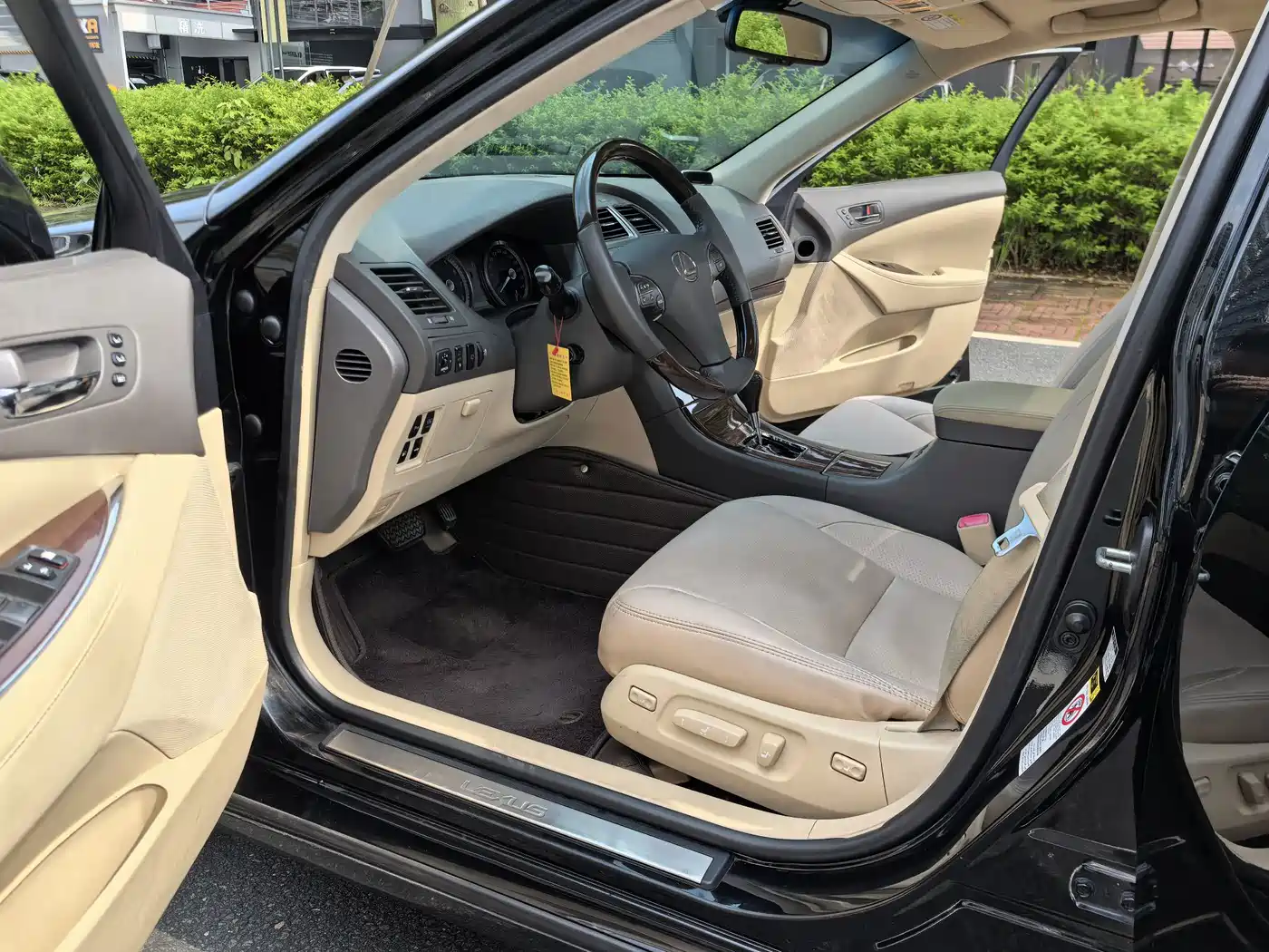 Фото 25 - Lexus ES