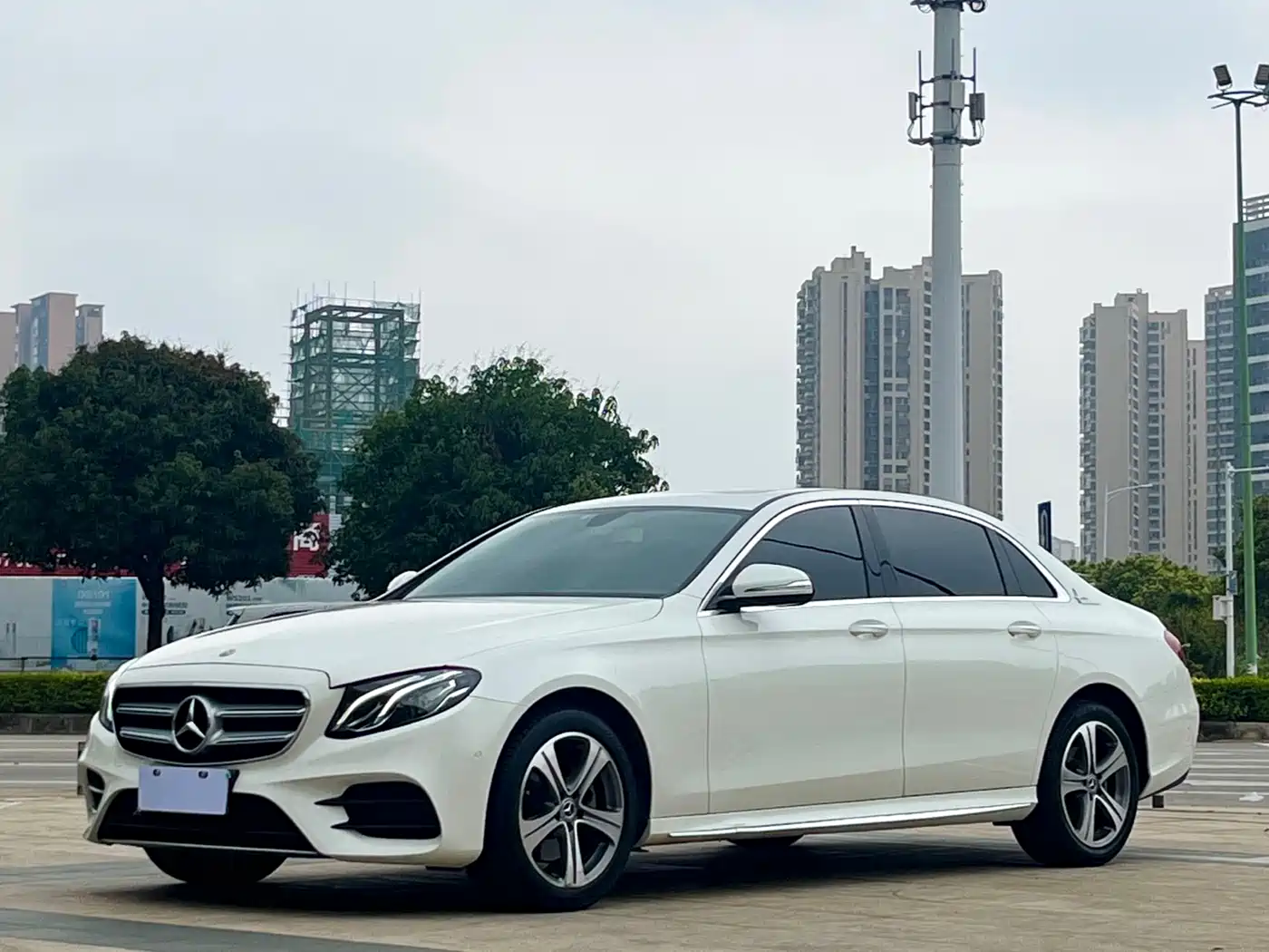Mercedes-Benz E-Class 2016 E 200 L Sport Type