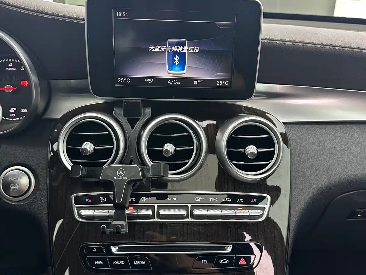 Mercedes-Benz GLC 2019 Facelift GLC 260 L 4MATIC Luxury фото 7