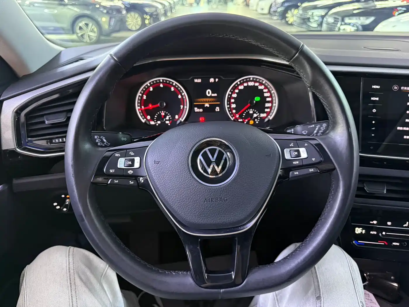 Volkswagen Tayron 2022 280TSI 2WD Luxury Smart Connect Edition фото 13