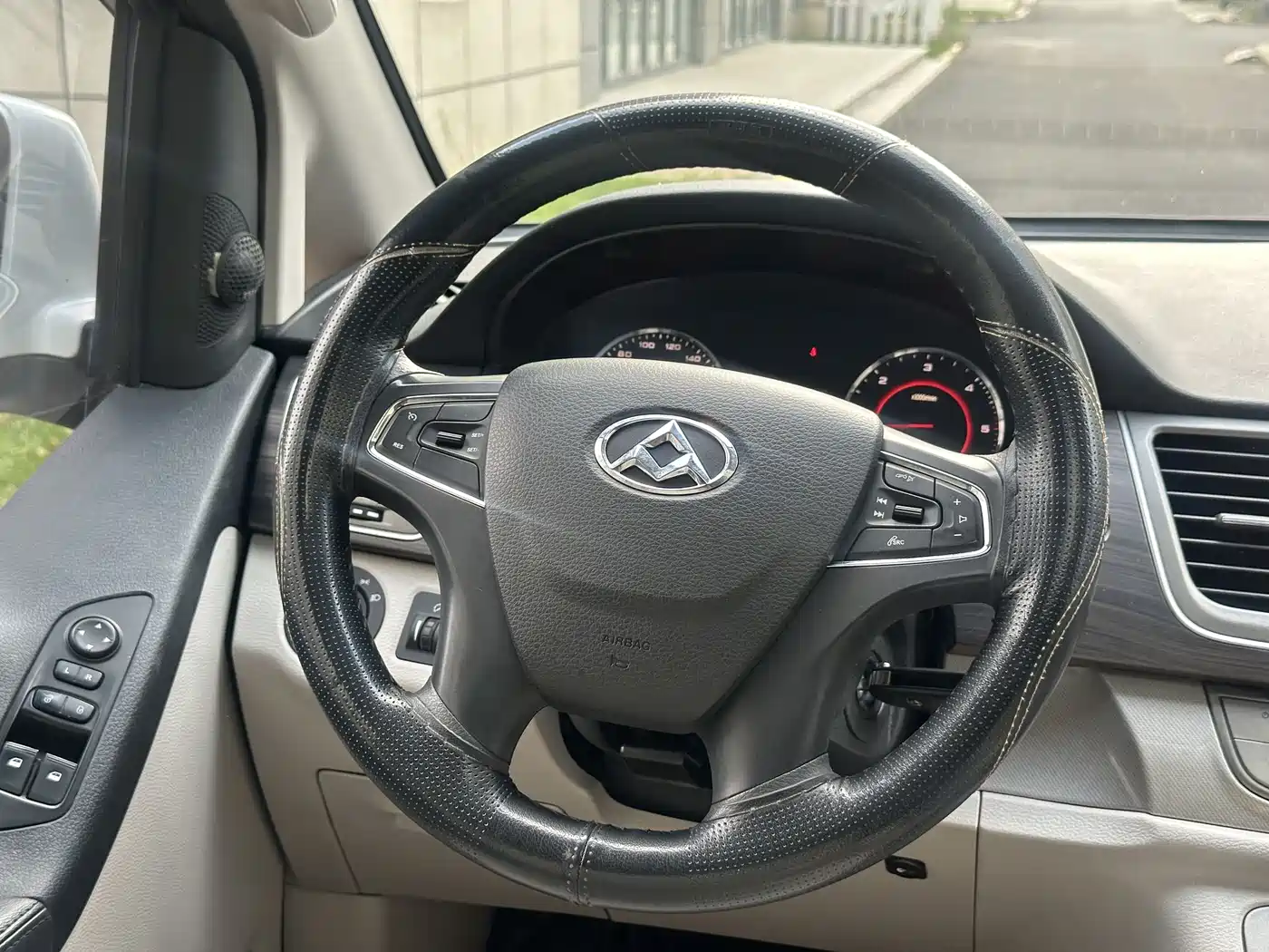 SAIC Maxus Maxus G10 2018 PLUS 1.9T Automatic Luxury Edition Diesel фото 9