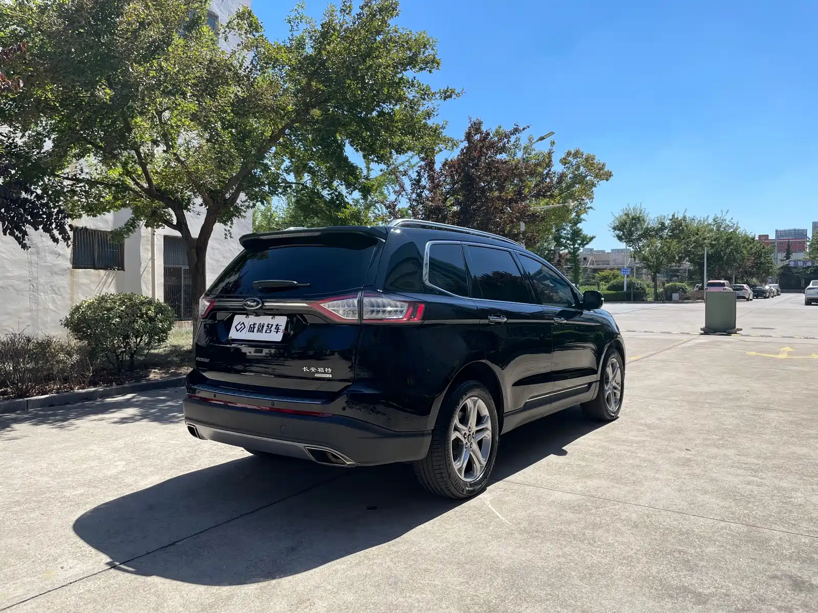 Фото 4 - Ford Edge