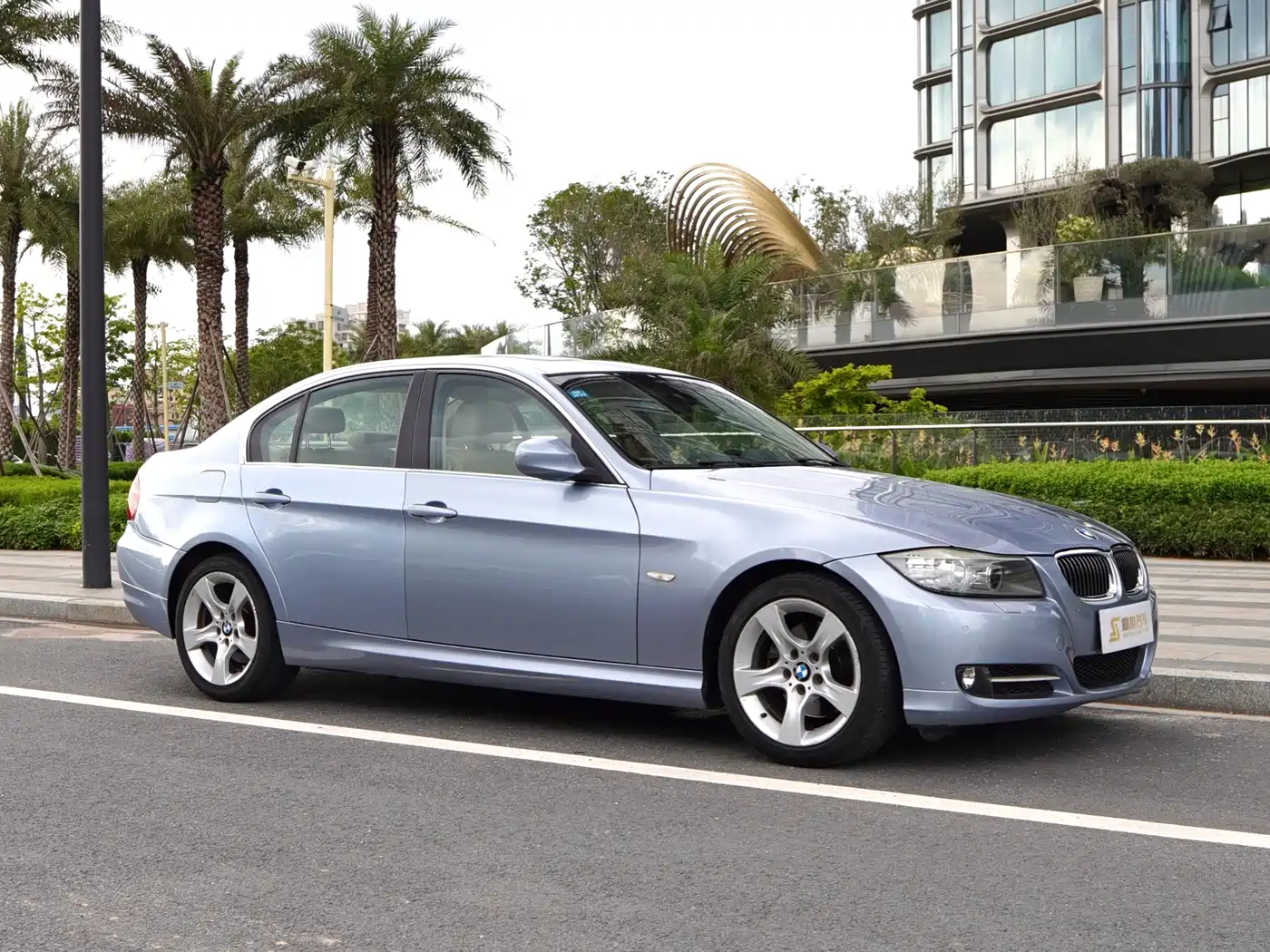BMW 3 Series (Import) 2010 325i Luxury фото 3