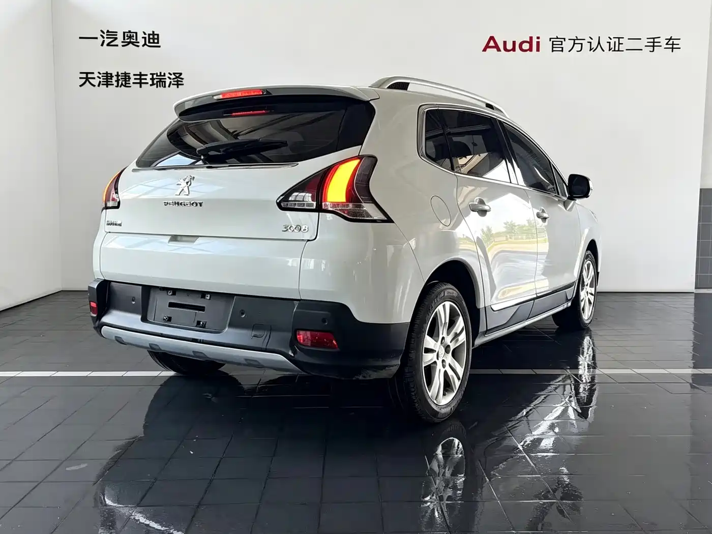 Peugeot 3008 2016 2.0L Automatic Classic Edition фото 4