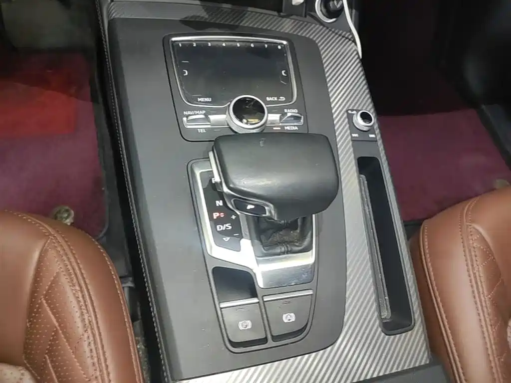 Audi Q5L 2018 45 TFSI Exclusive Fashion (China V) фото 14