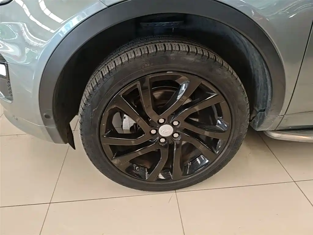 Land Rover Discovery Sport 2019 240PS SE Dynamic Edition China VI фото 23