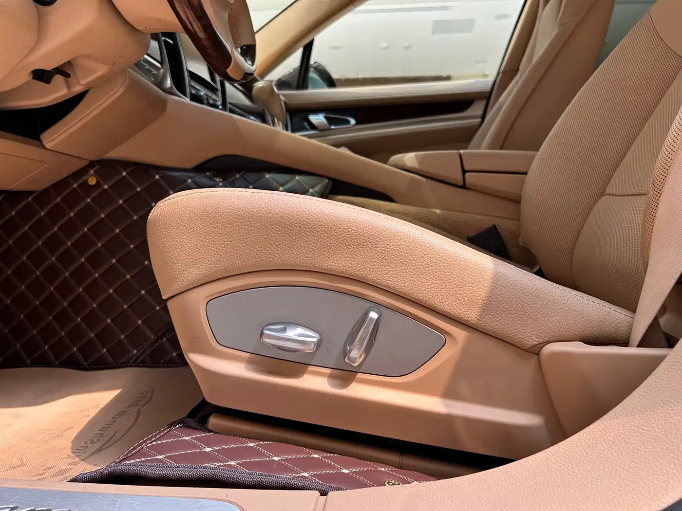 Porsche Panamera 2010 Panamera 3.6L фото 14