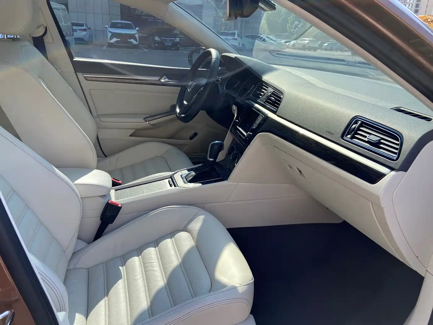 Volkswagen Lamando 2015 330TSI DSG Luxury Edition фото 17