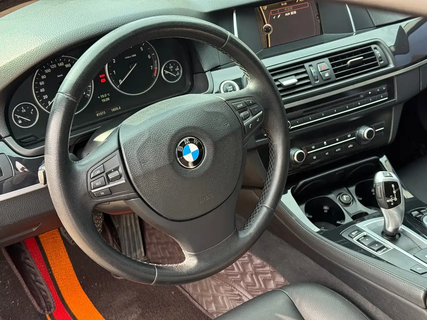 BMW 5 Series 2013 520Li Elegance фото 19
