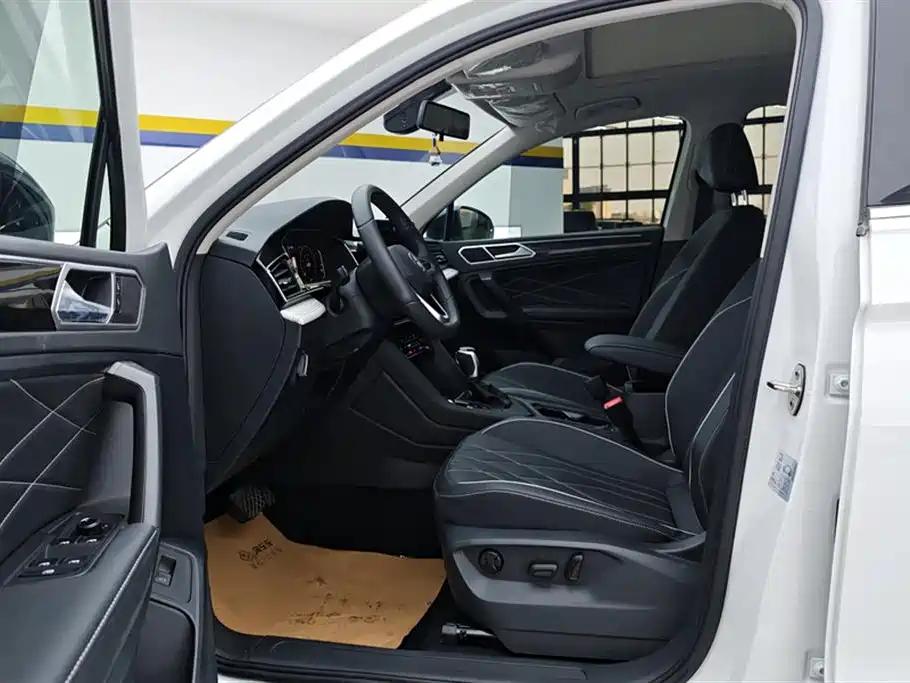 Volkswagen Tiguan L 2024 Outstanding 300TSI Auto 2WD Dragon Soaring Edition фото 9