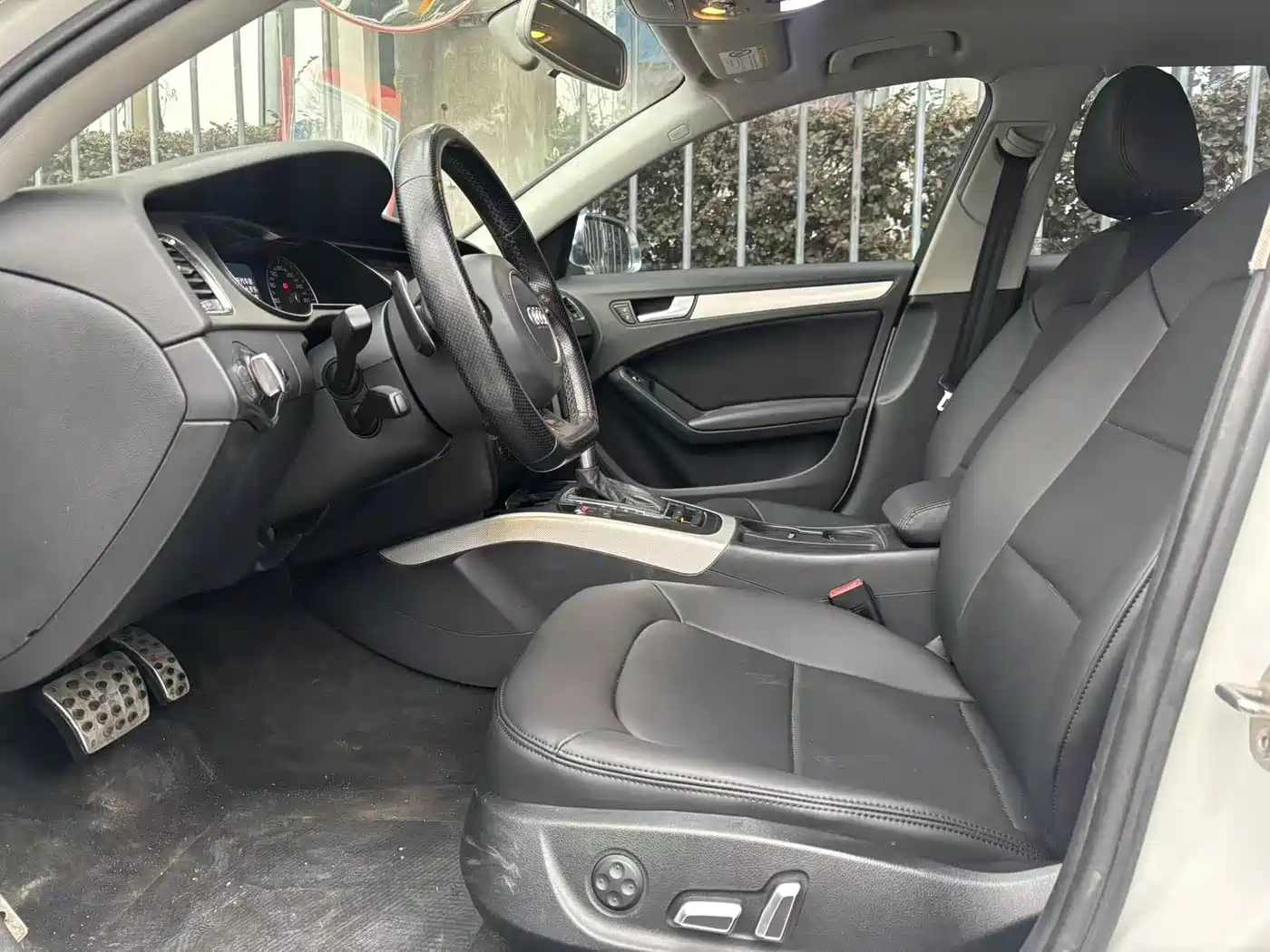 Audi A4L 2013 40 TFSI quattro Personality Sport фото 9