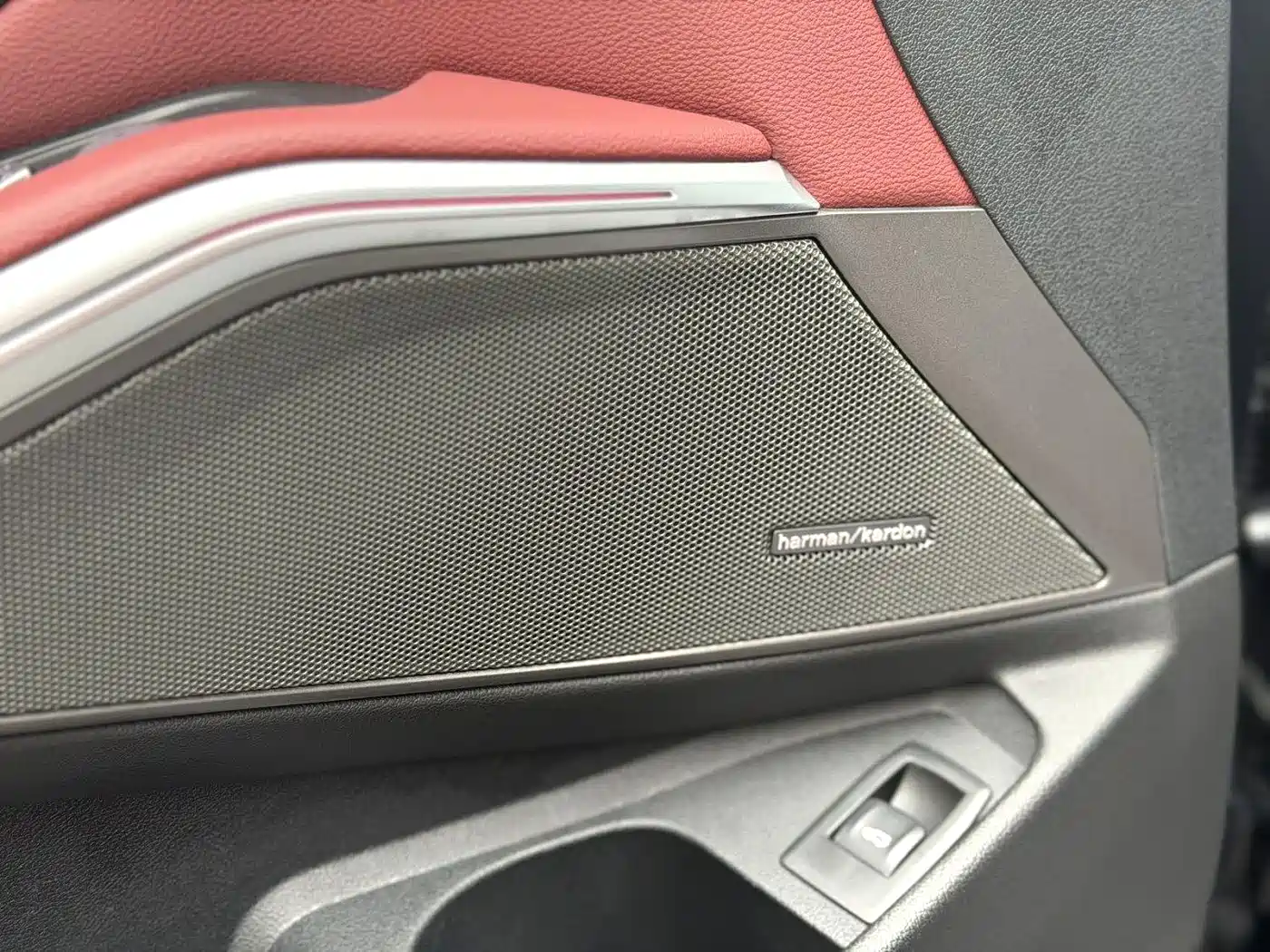 BMW 3 Series 2023 325Li M Sport Black Night Package фото 8