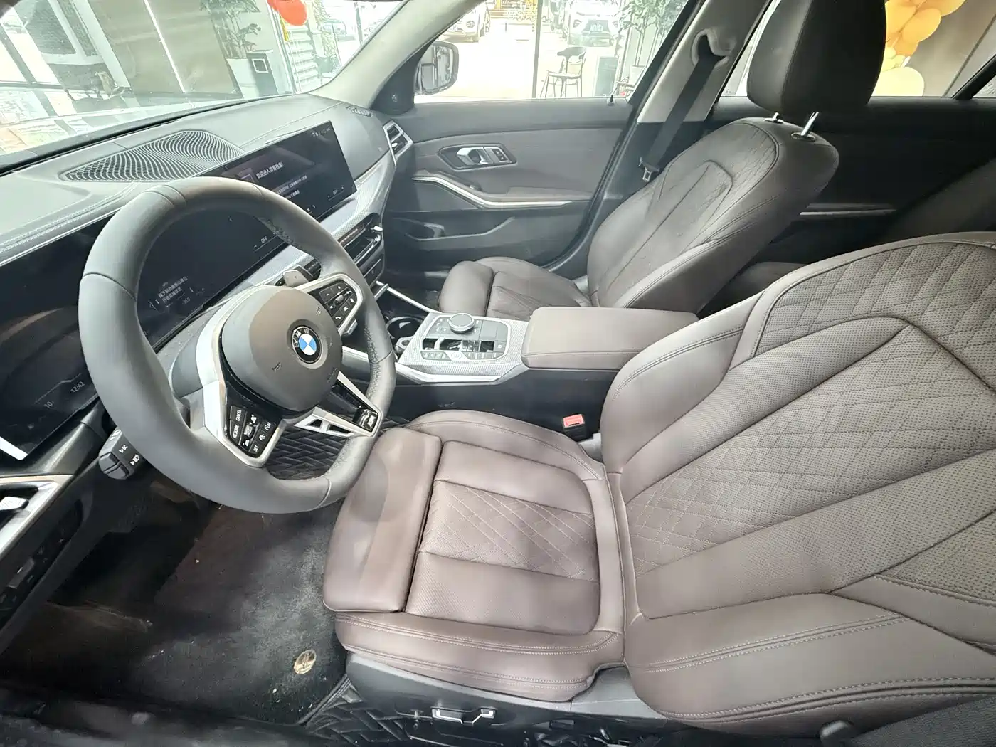 BMW 3 Series 2025 330Li M Sport Night Edition фото 4