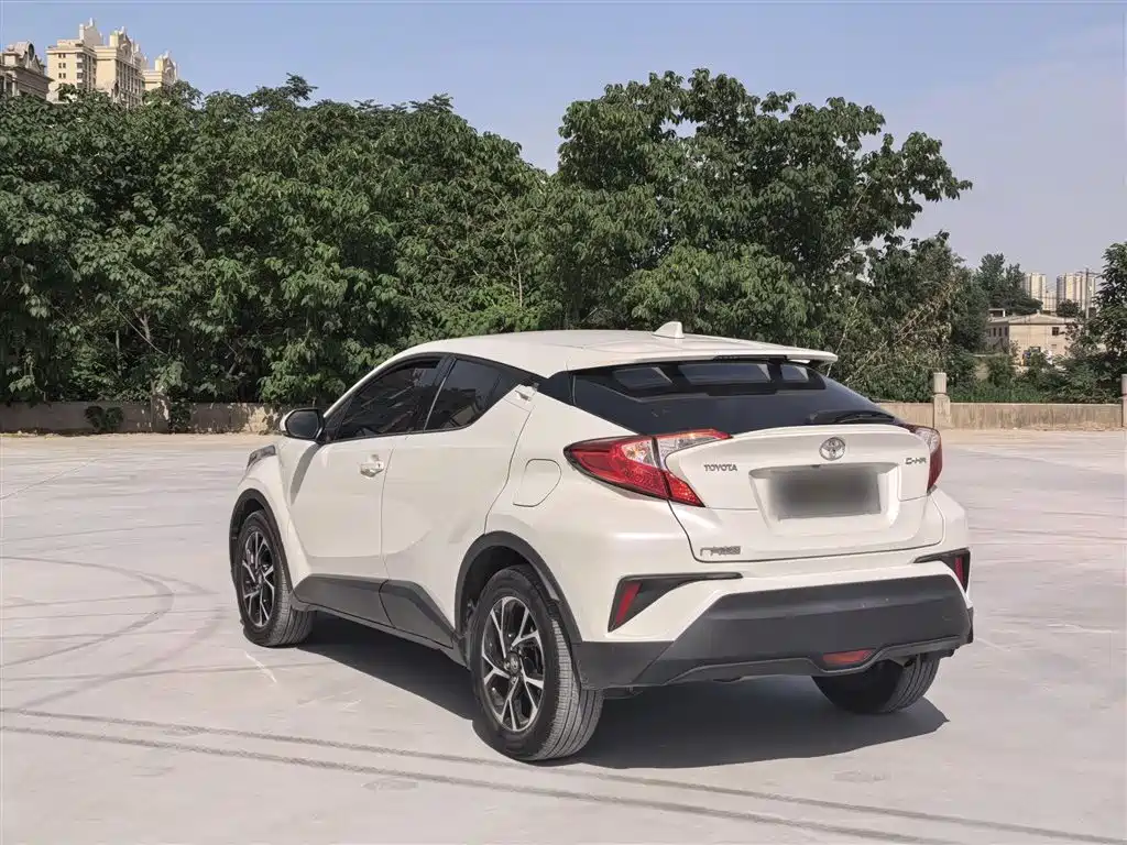 Toyota C-HR 2020 Model 2.0L Leading фото 5