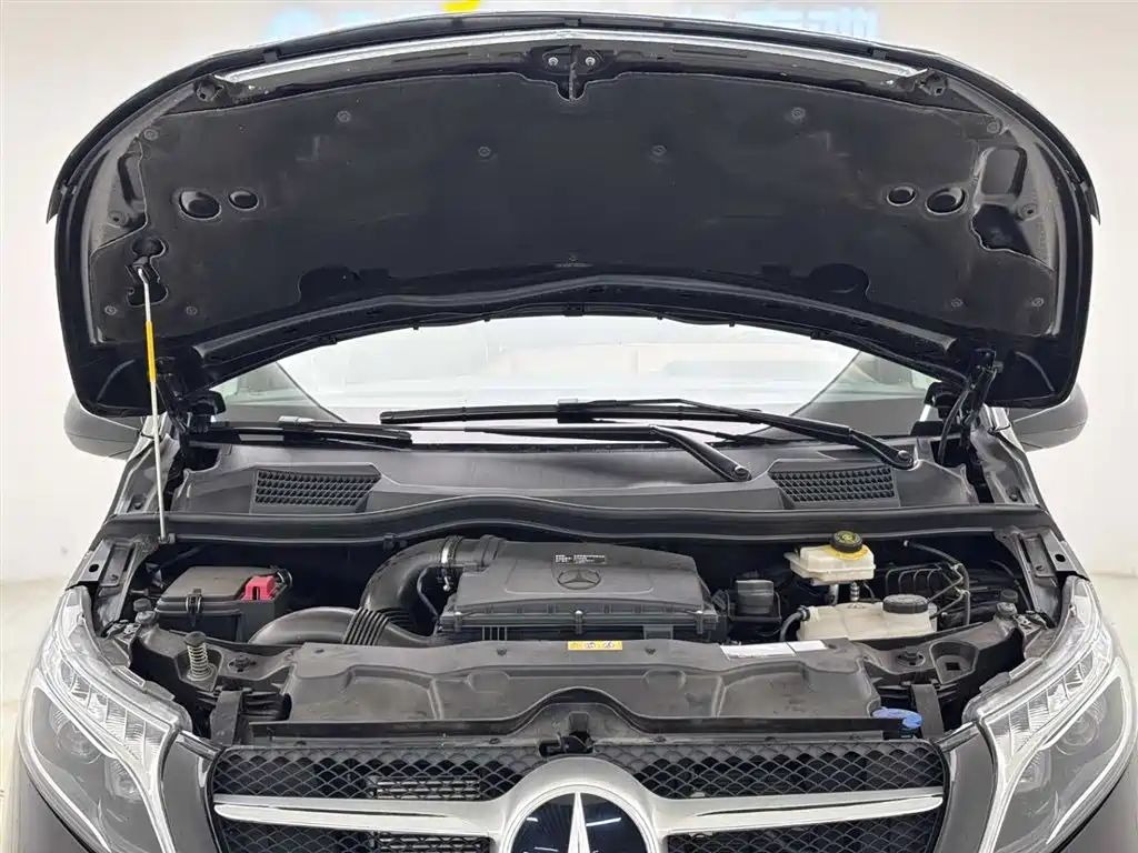 Mercedes-Benz Vito 2023 2.0T Business 7-Seater фото 6